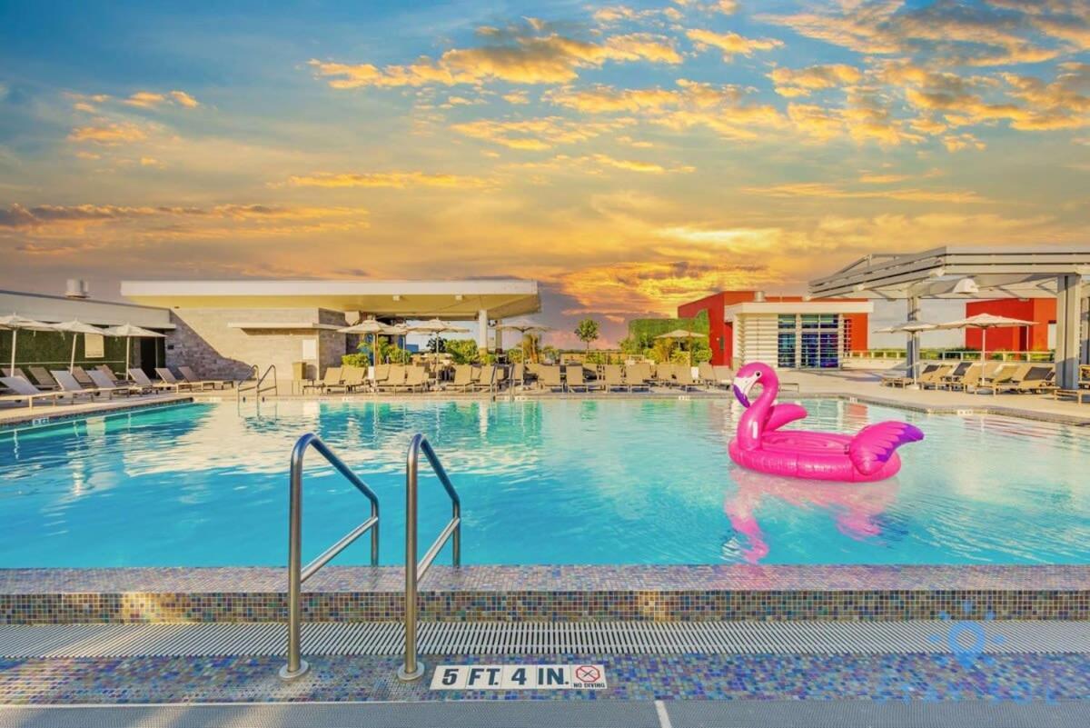 Rooftop Pool - Ocean View Balcony - Hollywood Beach Exterior photo